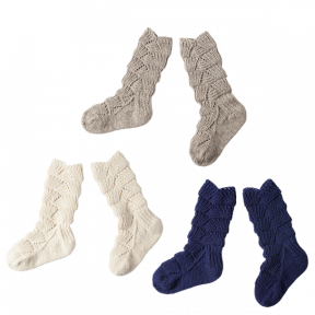 くまの足あとくつした