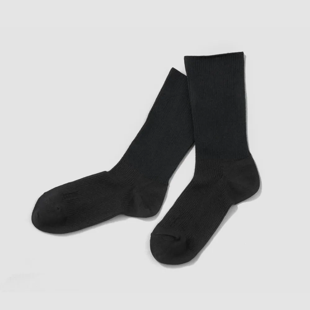 O2〉× mioasse クルーソックス ブラック