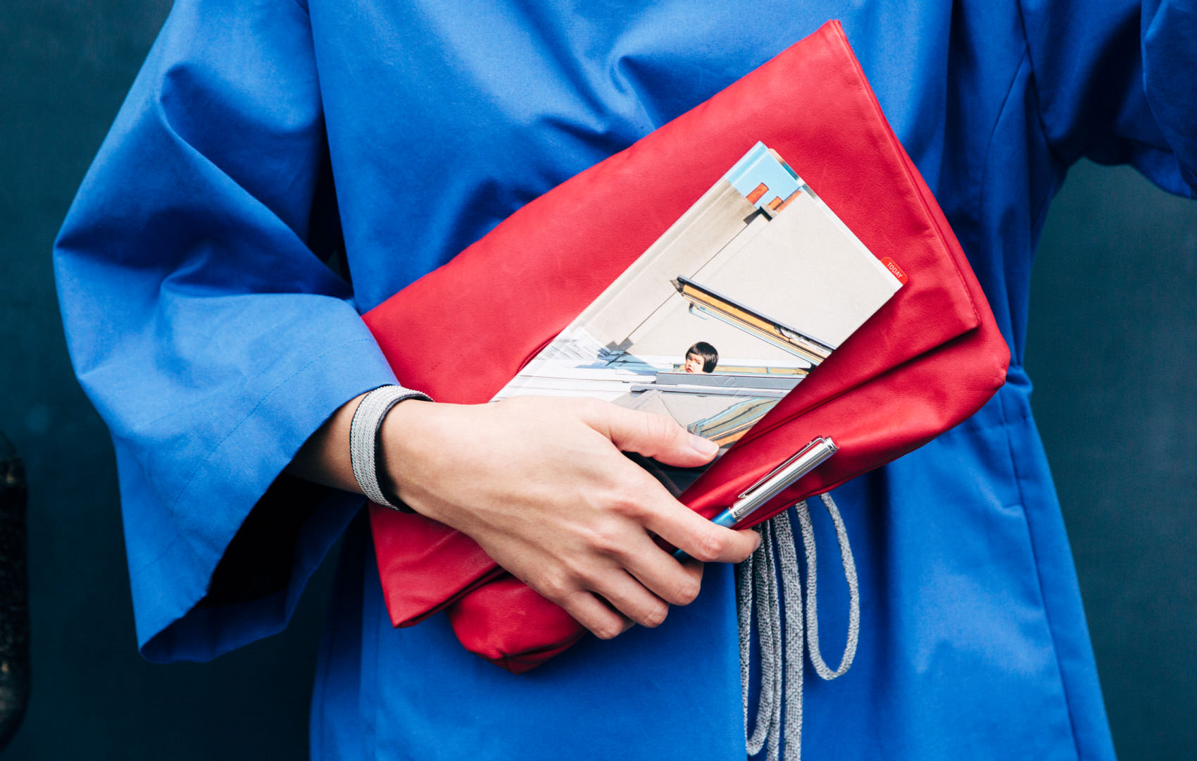 川島小鳥 未来ちゃん〈屋根うらの窓〉［WEEKS］2,592円（税込・配送手数料別）